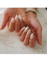 グランチュール(Grantulle)/ホワイトネイル