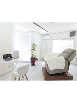 ゆったり空間で施術が受けられるサロン