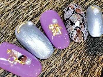 ビービーネイル(BB)/秋冬パイソン柄ネイル！