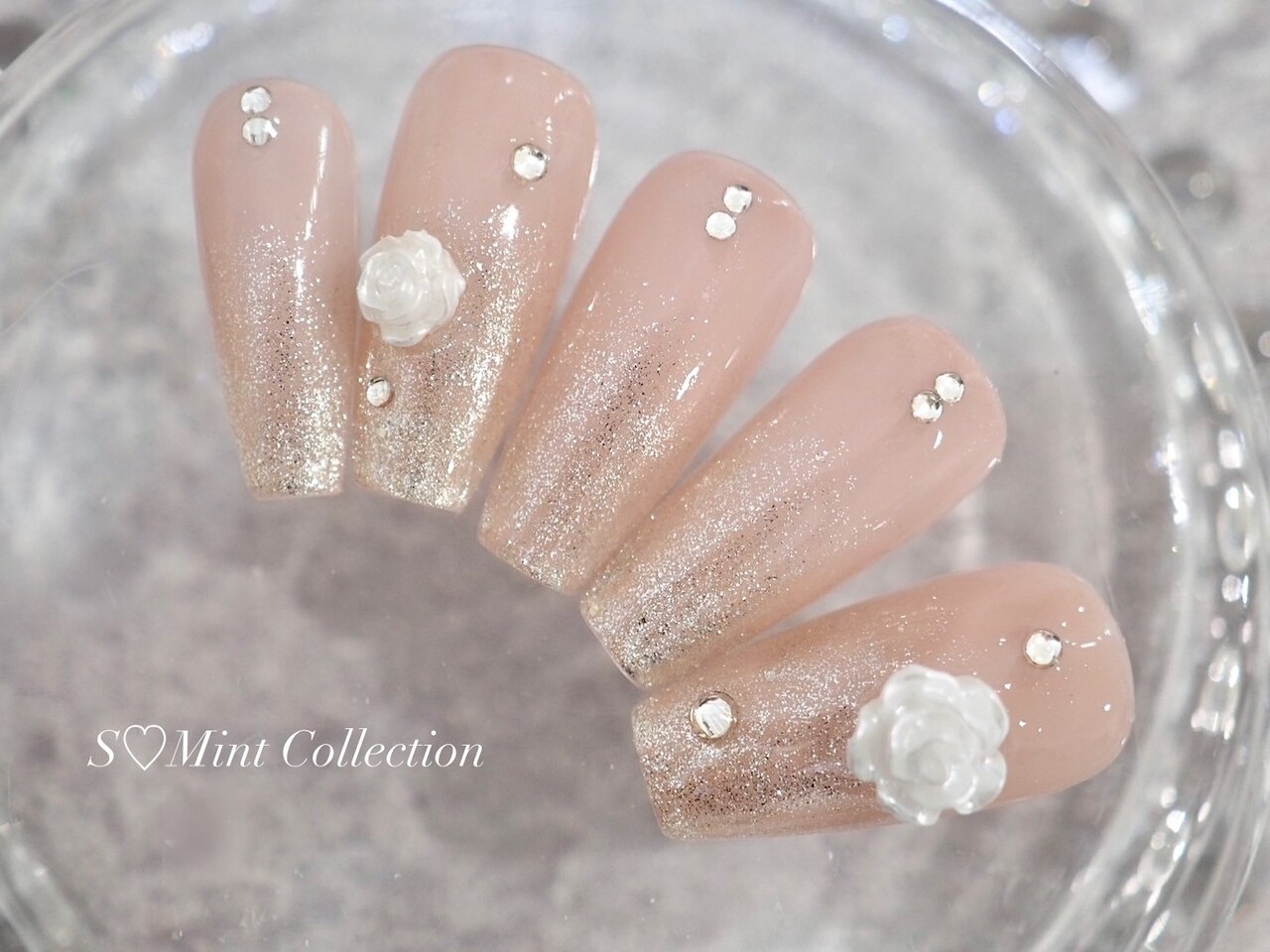 2026年冬トレンド】ラメグラデーション ロングのネイルデザイン集