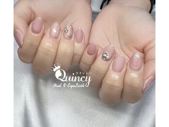 クインシー(Quincy)/ビジューネイル