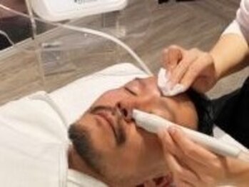 アネラ(ANELA)の写真/【結果重視メンズ肌改善】周囲が気にならない完全個室！お客様の肌質に合わせた施術でお悩み解決◎