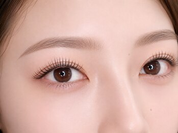 エムスリー 小山店(M3)の写真/まつげのお悩みは【M3】のまつげパーマで解決★人気の束感デザイン・ナチュラル仕上げ・パリジェンヌも♪