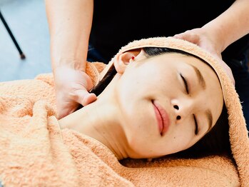 手のひら整顔術 笑楽館/施術シーン