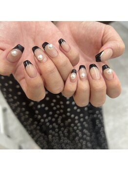 アンダーバーホワイト 大阪上本町店(_WHITE)/黒フレンチ×パール