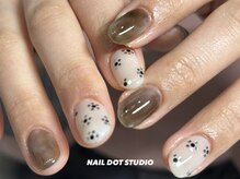 ネイルドットスタジオ 堺筋本町(NAIL DOT STUDIO)/ニュアンスラメ×お花ホロ