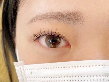 アークヘアーダイ ネイル アンド アイラッシュ(ARK HAIR DAI)の写真/上げすぎず、ゆるすぎず1番ナチュラルに盛れるデザインを◎くるんとカールするパーマが人気です！