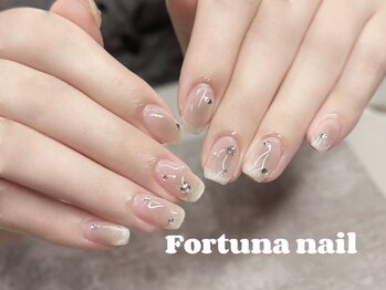 フォルトゥーナ 神田(Fortuna)/ベージュカラーチークネイル