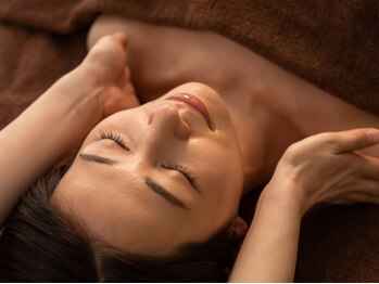 カミオエステティック(KAMIO ESTHETIQUE)の写真/お疲れの方にオススメ☆アロマで全身のリンパを流し、全身の血行を促進！極上の癒し空間で至福の時間を♪