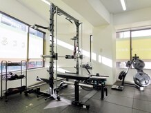 PiPi PERSONAL GYM【ピピ パーソナルジム】深川ギャザリア木場駅店/黒を基調として綺麗な内観