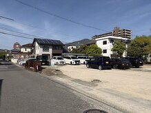 ジャシィ(JASY)/駐車場入り口
