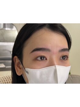 ナチュラル上品な目元にしたい