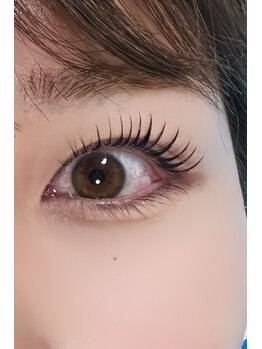 ルル(LuLu)の写真/瞳の形を活かす最軽量フラットラッシュ。トレンドの束間スタイルで目元を彩る♪
