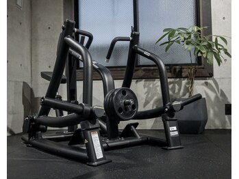 ビエネスタジムトウキョウ 青山(BIENESTAR GYM TOKYO)/【最新マシン】ロウイング
