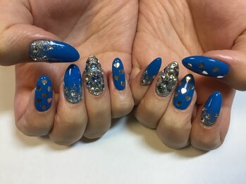 ラウト デコレーションアンドネイルサロン(Lauto Decoration&Nail Salon)/ブルーのキラキラスカルプネイル