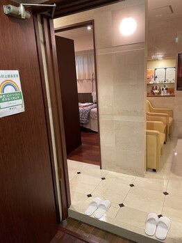 ラ ポーニュ(La Peaunue)/エレベーターで4階へ♪