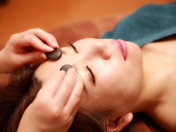 ブレス(V breath)の写真/眼精疲労,くいしばりにホットストーンでアプローチ☆温熱効果で血管が拡張し、血流促進♪深いリラックスへ~