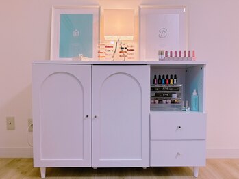 美人ネイル+ 品川高輪店/店内紹介:ディスプレイ