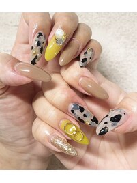 牛柄ネイル