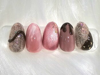 イング(+ Ing)/バレンタインネイル