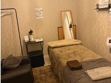 頭のオアシすぱの雰囲気（自宅サロン部屋です、落ち着いた茶系で統一しています。）