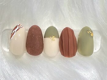 イング(+ Ing)/バレンタインネイル