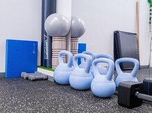 【肩こり・腰痛改善 ストレッチ整体】パーソナルコンディショニングジムREXST/機能改善トレーニングツール