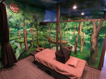 ほぐし処 いやしの森の写真/お仕事帰りにも通える夜遅くまでの営業◎腰の辛さへの的確なアプローチに自信あり！熟練スタッフがお迎え♪