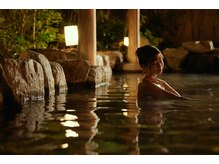 露天風呂で日々の疲れ解消！芯から温まった身体で極上の癒しを♪