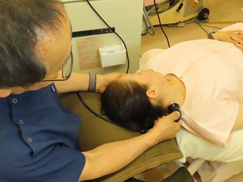 カイロプラクティックセンター 静岡の写真/【眼精疲労を根本改善】頭の深部刺激で目の疲れ・頭痛をスッキリ解消!スマホやPC作業の蓄積疲労をリセット