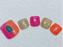 ネイルアンドアイラッシュサロンR/ネオンデザイン