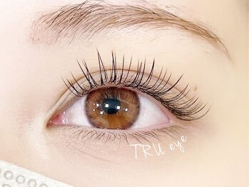 トゥルーネイル アンド アイ 博多店(TRU NAIL & EYE)の写真/【フラットラッシュ上140本コース&トリートメント¥4990】最高級の軽さと持続力◎キレイ×負担最小限!