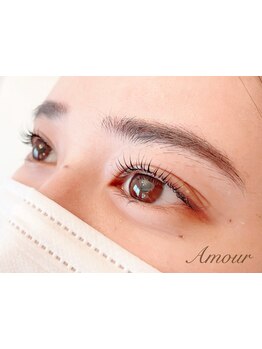 ナチュラル上品な目元にしたい