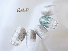 グラティフィー(gratify)/キラキラ♪人魚の鱗ネイル