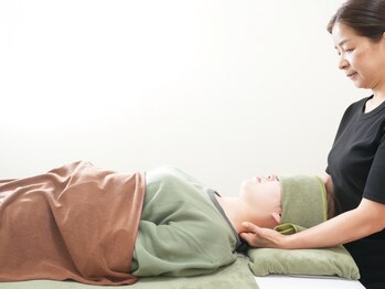 フミ(Humi)の写真/デスクワークや家事、スマホ疲れに！もみほぐし＋首筋リンパで集中ケアしスッキリ軽く♪睡眠の質改善にも◎