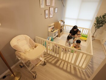 ジョワ(joie)の写真/忙しいママにもリラックスして頂けるお勧めのサロンがOPEN！キッズスペースあり◎【河内山本すぐ】