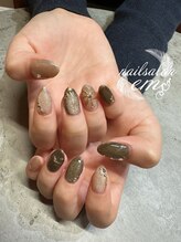 エム(em)/ガーリーネイル