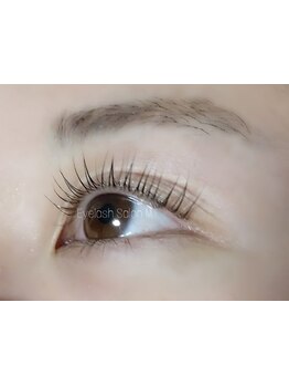 ナチュラル上品な目元にしたい