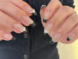 黒フレンチネイル　パラジェル