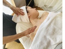 ポーラ serious'm店(POLA)の雰囲気（フェイシャルエステではデコルテ、肩周りもケアします）