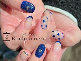 手描きハートフレンチネイル