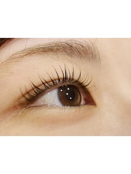 ナチュラル上品な目元にしたい