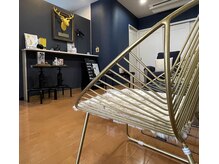 サルヴァドローレの雰囲気（店内は非日常空間と落ち着いた大人の雰囲気。開放感に包まれます）