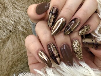 サロンサルート 本店(salon salute)の写真/TOPネイリストが揃う人気店◇自然派～思いっきり可愛いアートまで!!モチ,再現性◎のプロ技で理想の指先に＊