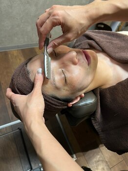 剃らないとソン 金山店/シェービングで眉もキレイに