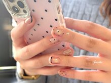 ジャミーラ/大人かわいいシーズンレスネイル