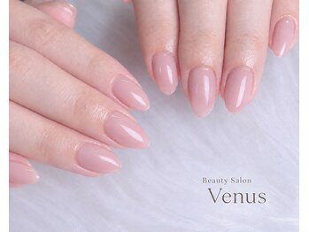 ビューティサロンヴィーナス(Venus)の写真/ナチュラルで上品なワンカラーが得意。シンプルネイルで指先を綺麗に♪