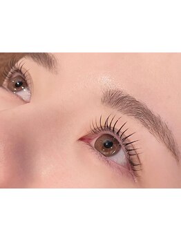 ナチュラル上品な目元にしたい