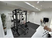 アールフィジオラボ 中の島店(R.Physio Lab)の雰囲気（綺麗な空間でトレーニングのモチベーションもアップ！！）