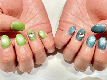 クォーターリゾートネイル(QUARTER RESORT nail)/水光マグネイル☆